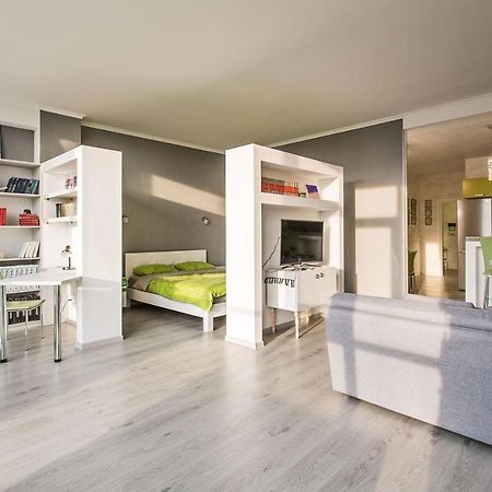 Gagarin Plaza Apartment 70 Square Metres On 12Th Floor Odessa Esterno foto