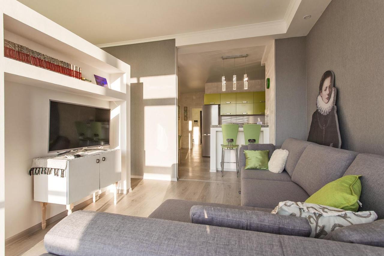 Gagarin Plaza Apartment 70 Square Metres On 12Th Floor Odessa Esterno foto