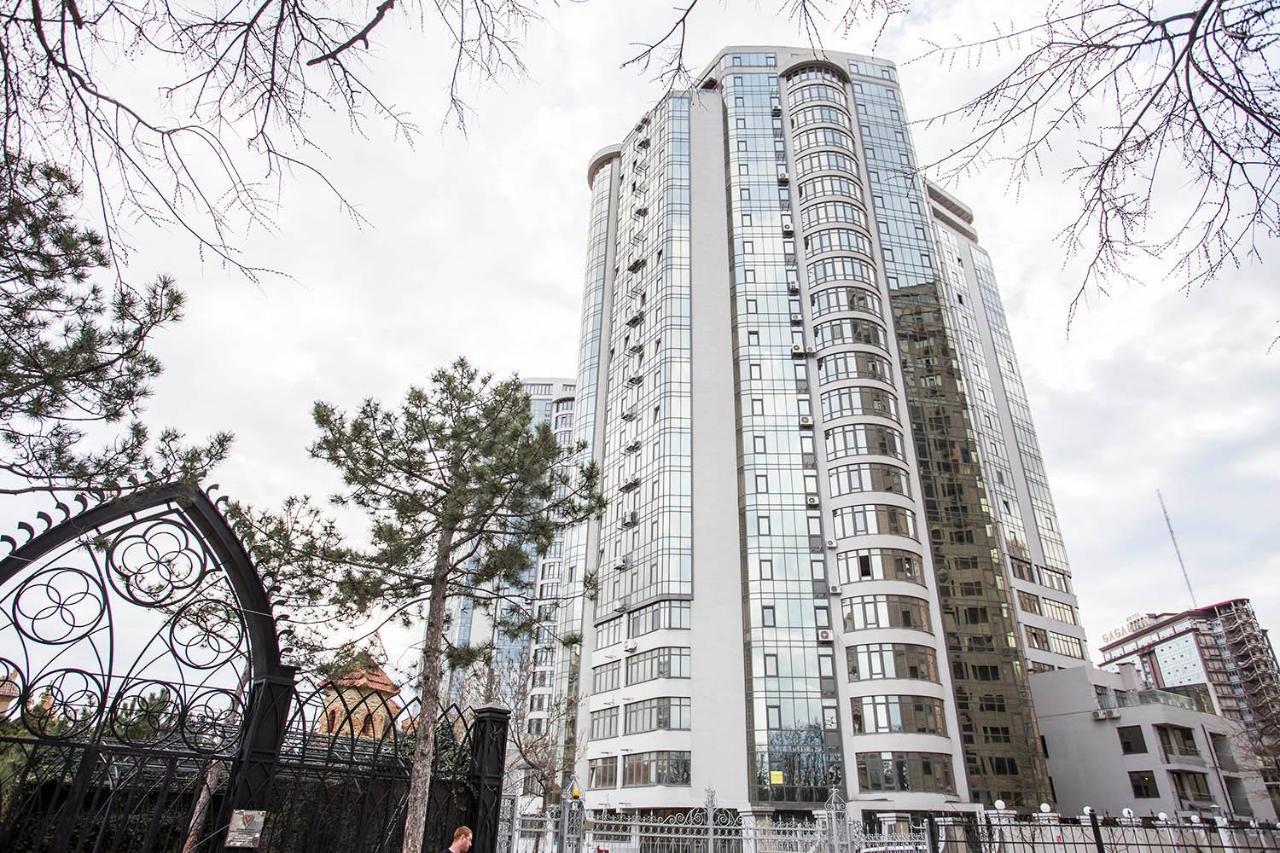 Gagarin Plaza Apartment 70 Square Metres On 12Th Floor Odessa Esterno foto