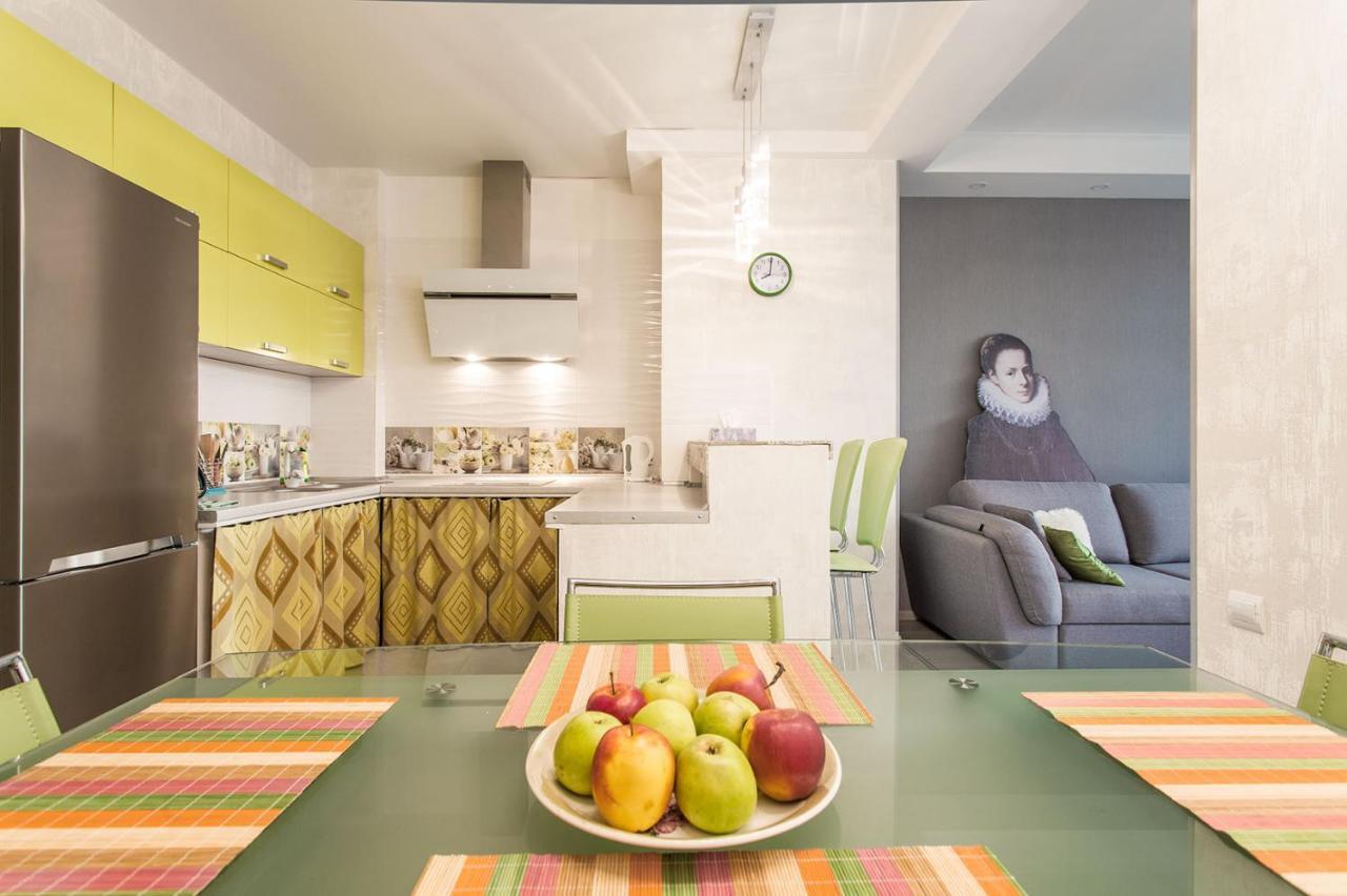 Gagarin Plaza Apartment 70 Square Metres On 12Th Floor Odessa Esterno foto