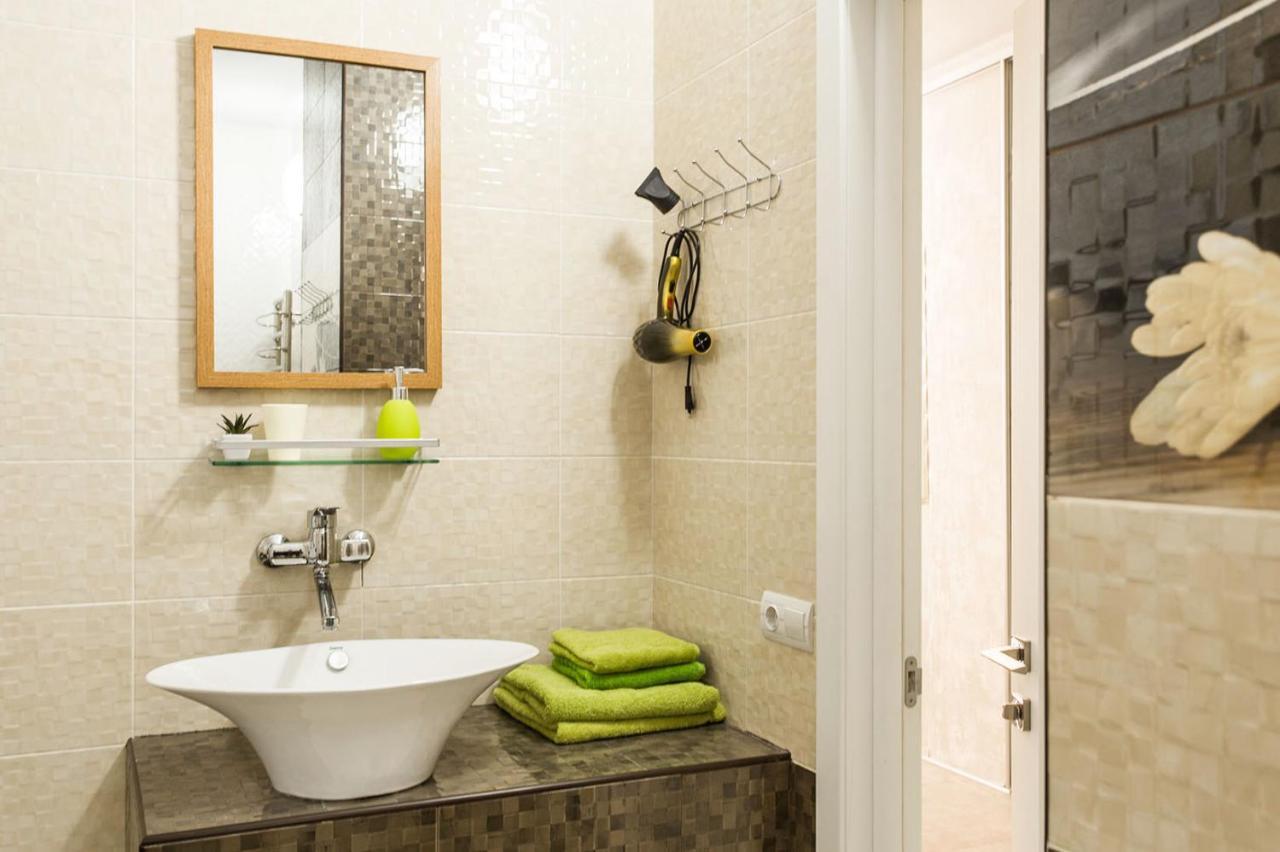 Gagarin Plaza Apartment 70 Square Metres On 12Th Floor Odessa Esterno foto