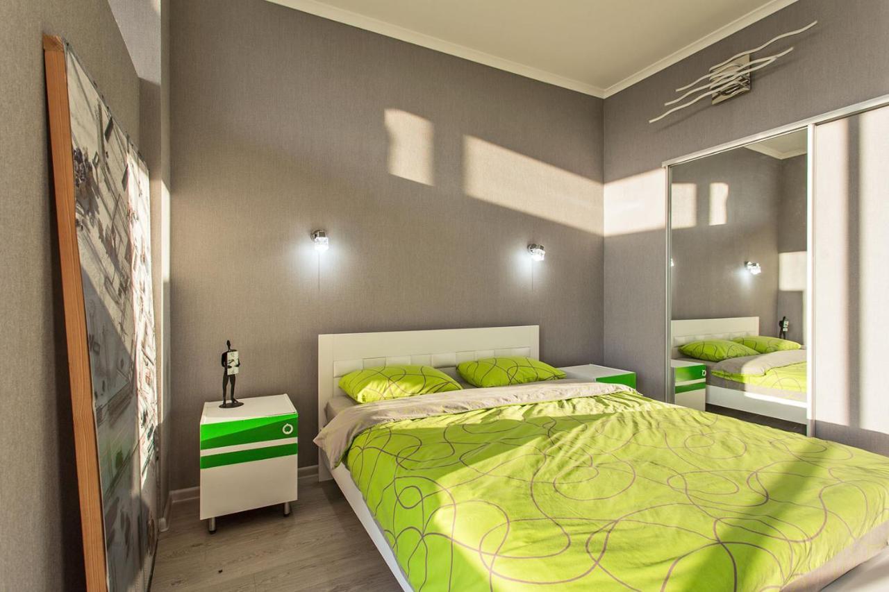 Gagarin Plaza Apartment 70 Square Metres On 12Th Floor Odessa Esterno foto